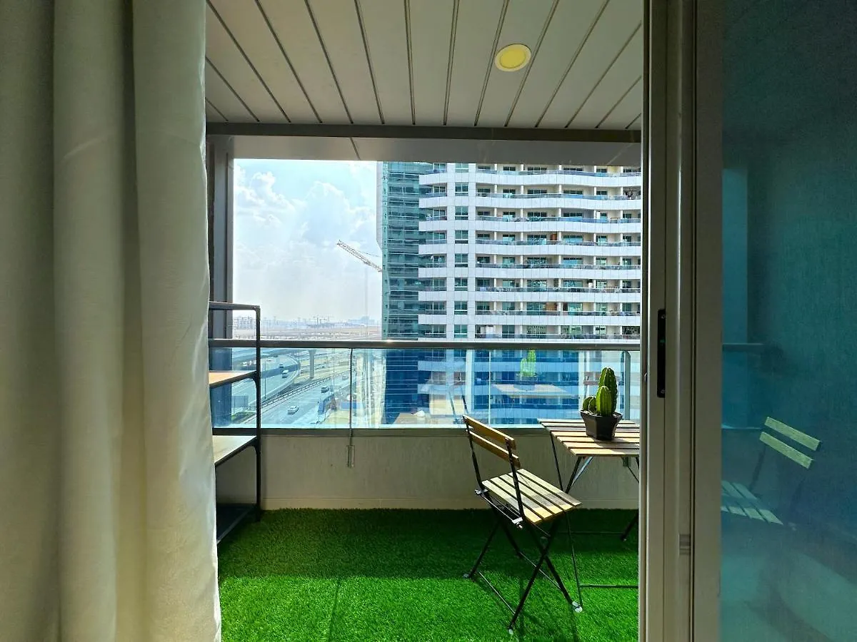 Luxury Studio W/ Boho Design And Balcony For 4 Pax Dubai Apartment