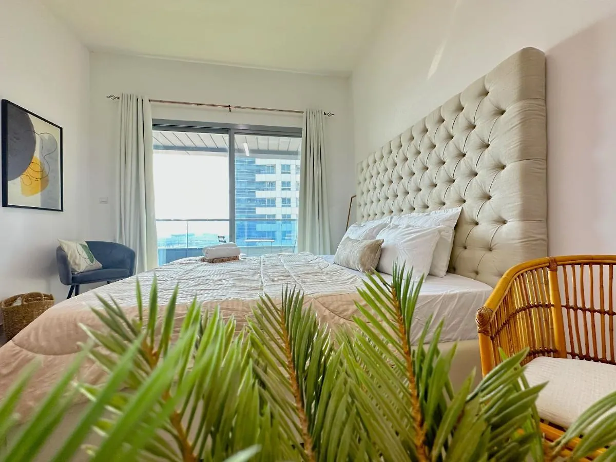 Luxury Studio W/ Boho Design And Balcony For 4 Pax Dubai Apartment