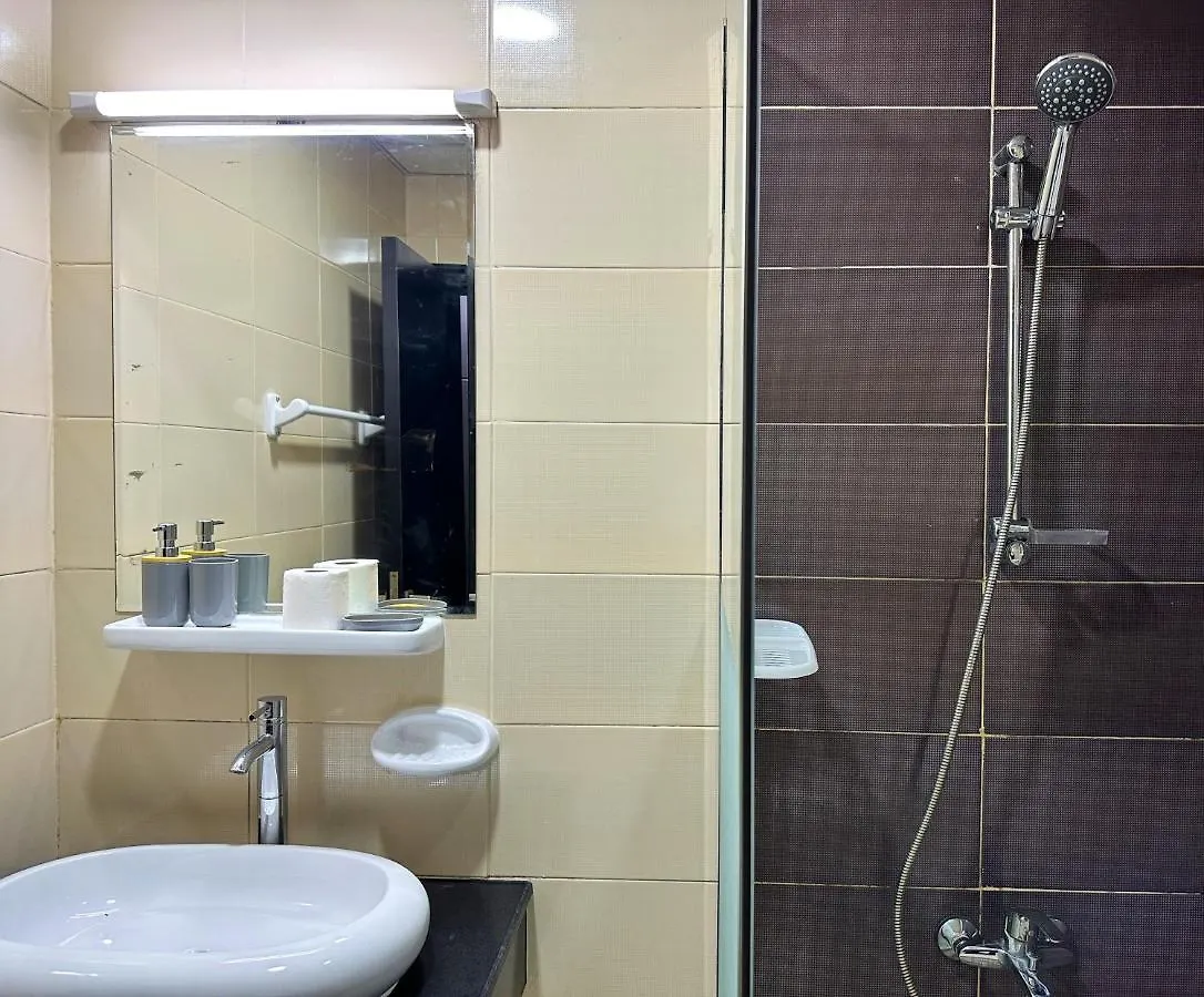 Luxury Studio W/ Boho Design And Balcony For 4 Pax Dubai Apartment