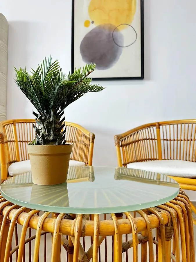 Luxury Studio W/ Boho Design And Balcony For 4 Pax Dubai