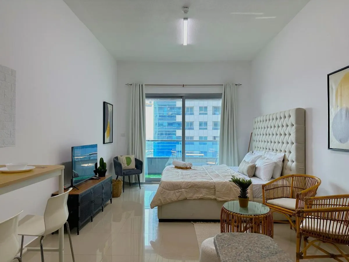Luxury Studio W/ Boho Design And Balcony For 4 Pax Dubai United Arab Emirates