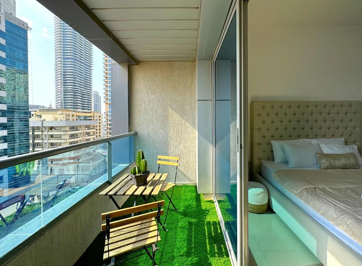 Apartment Luxury Studio W/ Boho Design And Balcony For 4 Pax Dubai