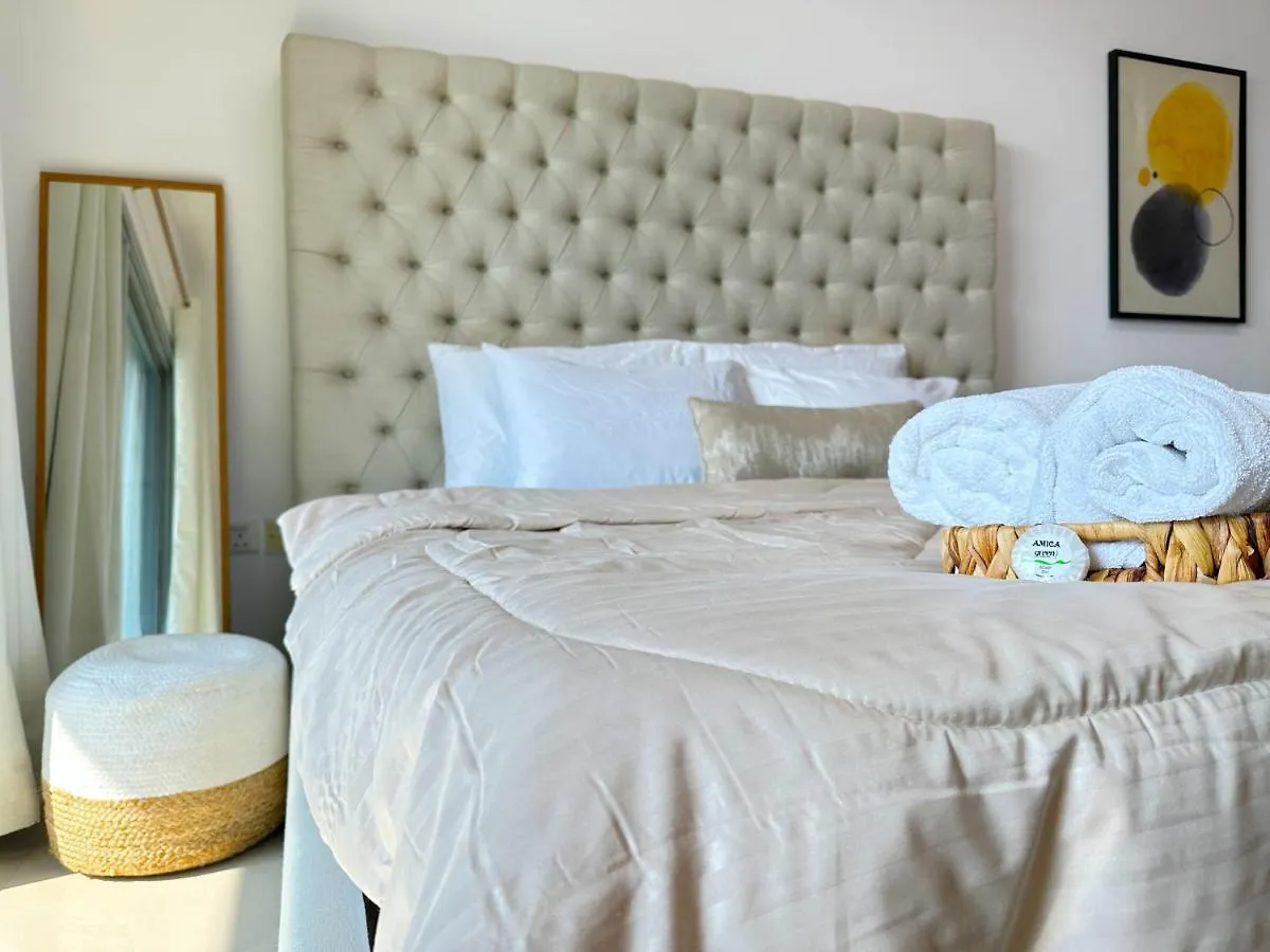 Luxury Studio W/ Boho Design And Balcony For 4 Pax Dubai