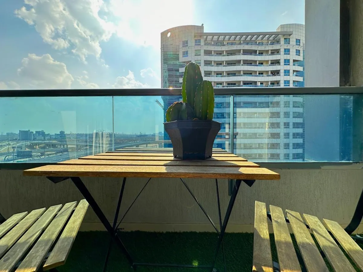 Luxury Studio W/ Boho Design And Balcony For 4 Pax Dubai United Arab Emirates