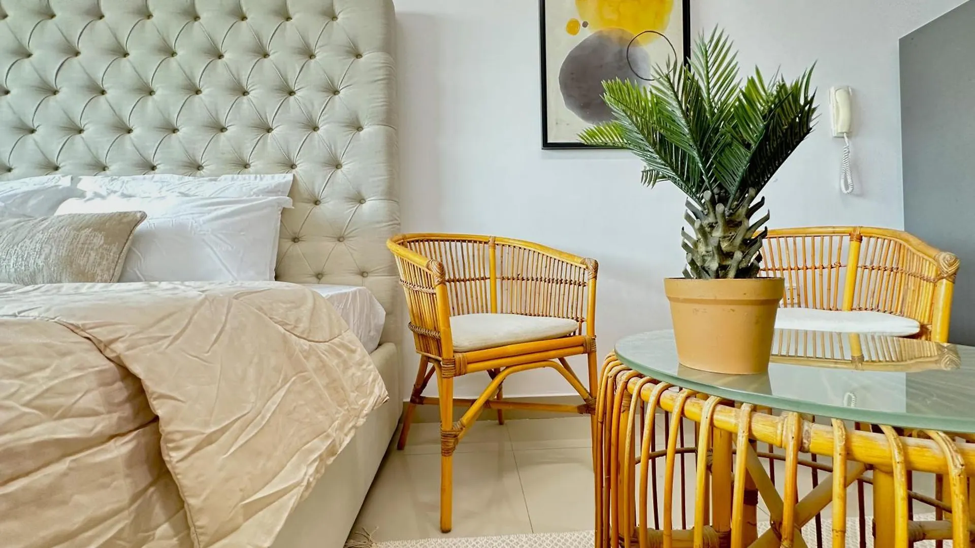 Apartment Luxury Studio W/ Boho Design And Balcony For 4 Pax Dubai
